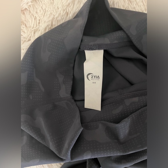 Zyia leggings, digital camo pattern - Picture 3 of 3